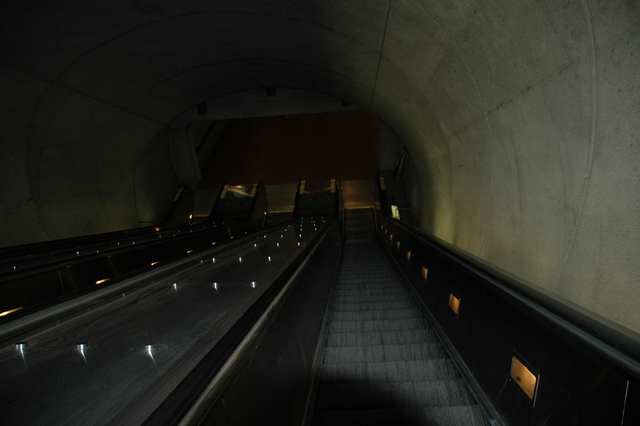 Escalator to Courthouse Metro Station