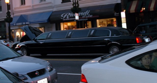 Limo blocking traffic in Georgetown
